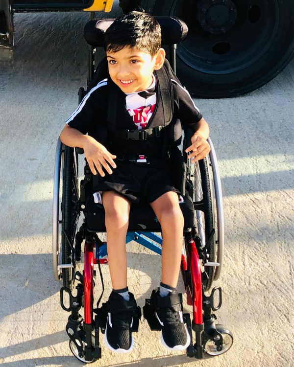 ali pciture crop bus